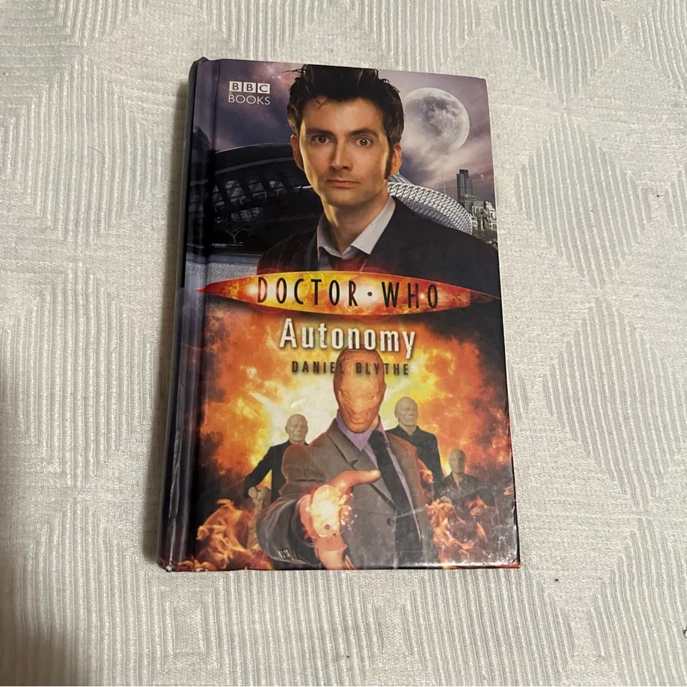 Lot of 2 Hard Back Doctor Who Books AUTONOMY and BORROWED TIME
